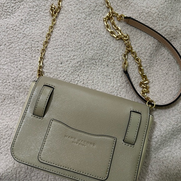 Marc Jacobs Beige Crossbody Bag with Gold Accents - Picture 2 of 2